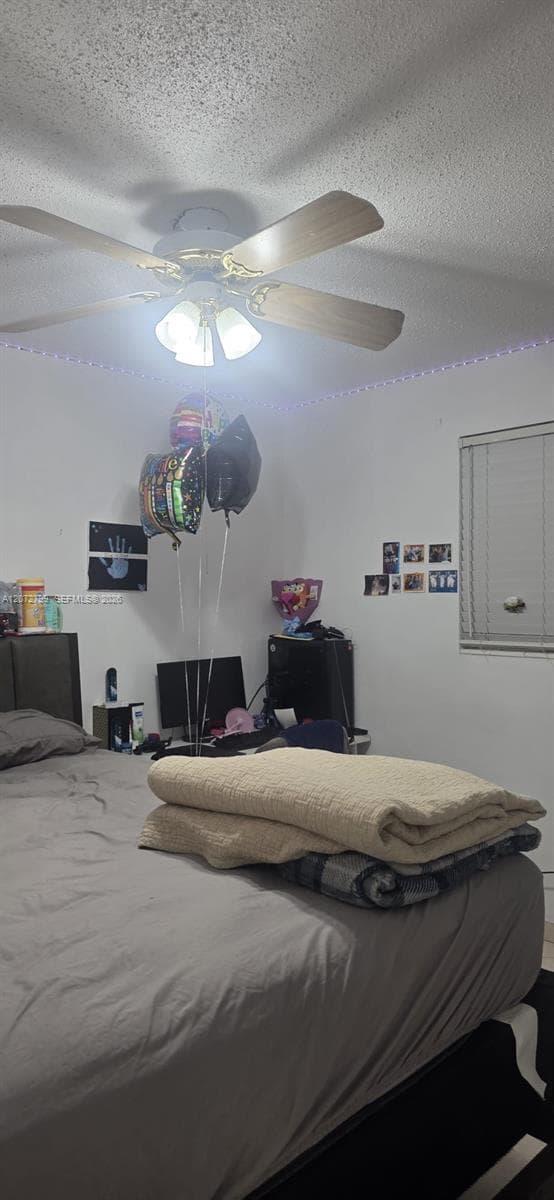 4118 N Circle Dr, Hollywood FL 33021 photo 5
