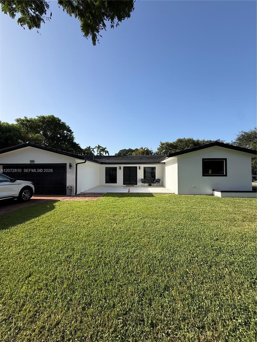 6901 S Miami Lakeway S, Miami Lakes FL 33014
