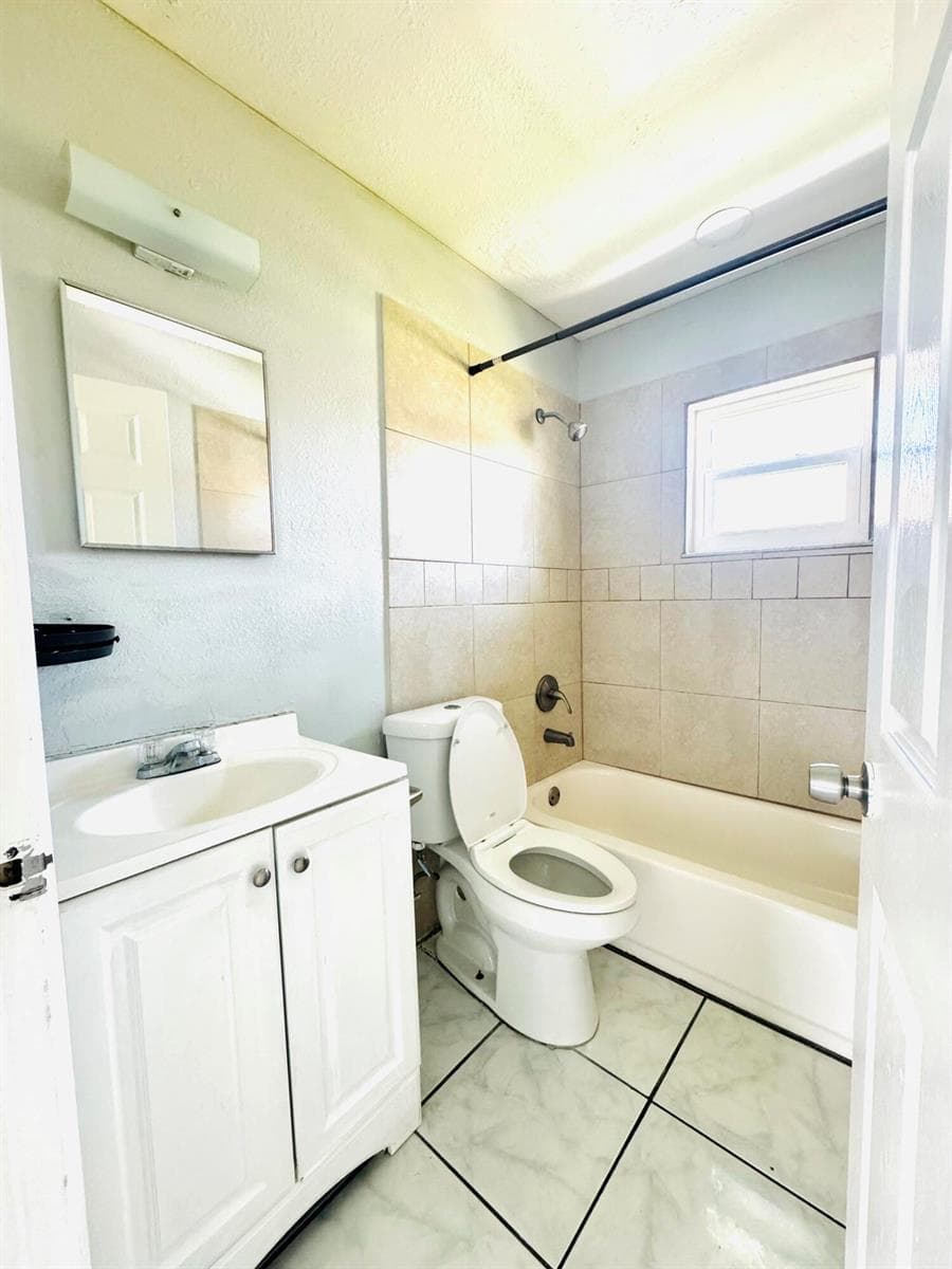 1207 AVENUE K # B, Fort Pierce FL 34950 photo 4