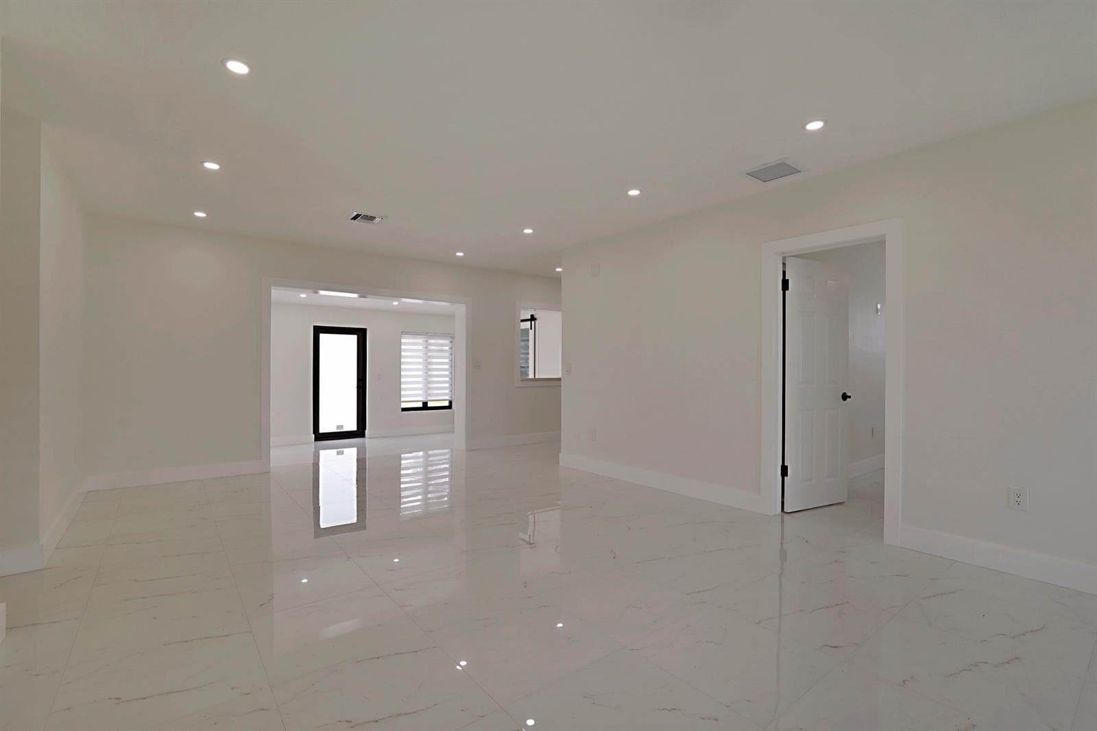 421 FONTANA Drive, Palm Springs FL 33461 photo 2