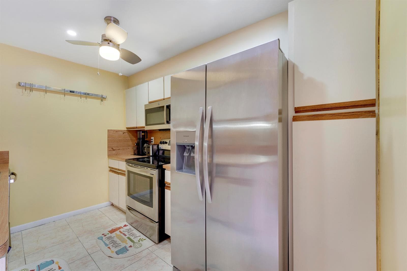 8389 N Coral Circle, North Lauderdale FL 33068 photo 4