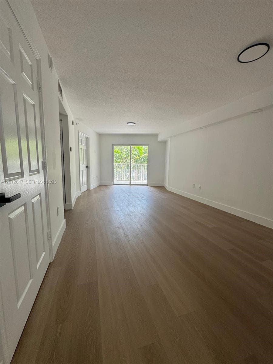 2415 NW 16th St Rd # 1, Miami FL 33125 photo 3