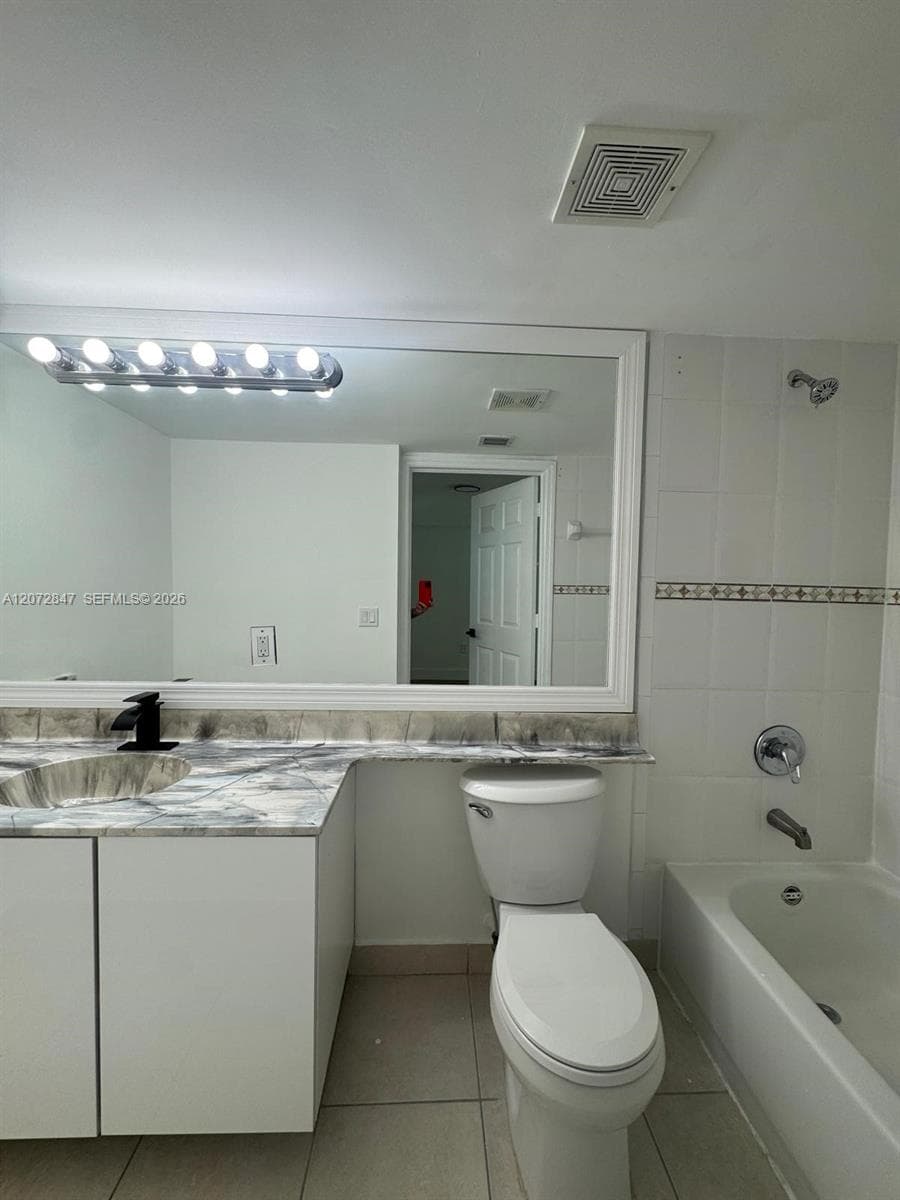 2415 NW 16th St Rd # 1, Miami FL 33125 photo 5