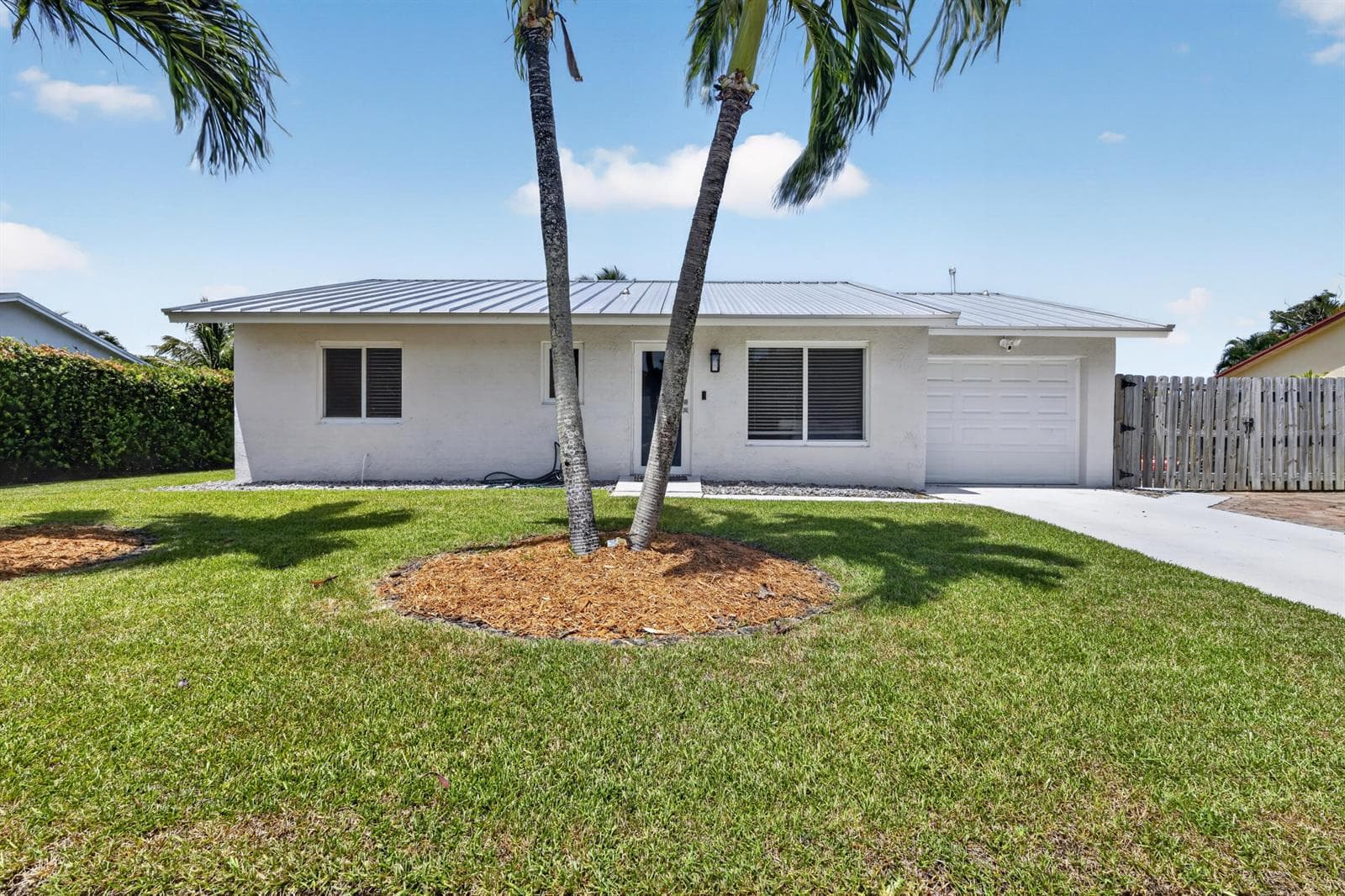 4573 Carthage Circle, Lake Worth FL 33463 photo 2