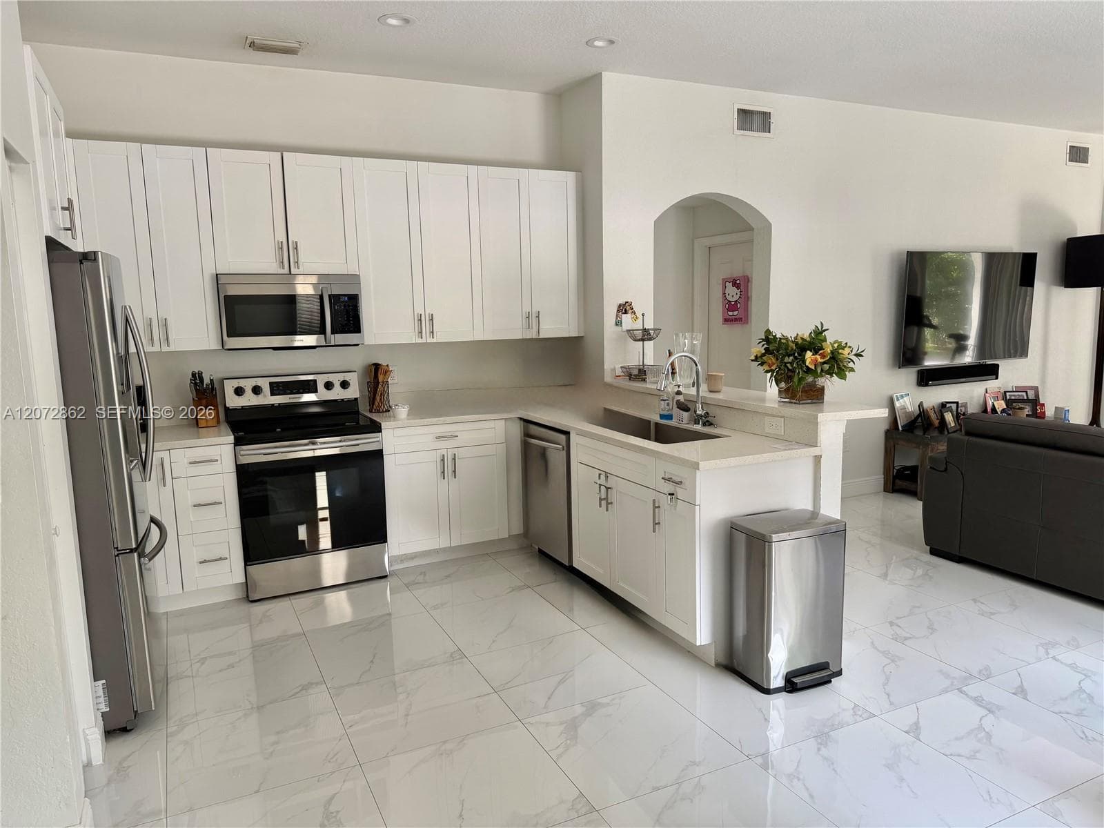 16747 NW 10th St, Pembroke Pines FL 33028 photo 2