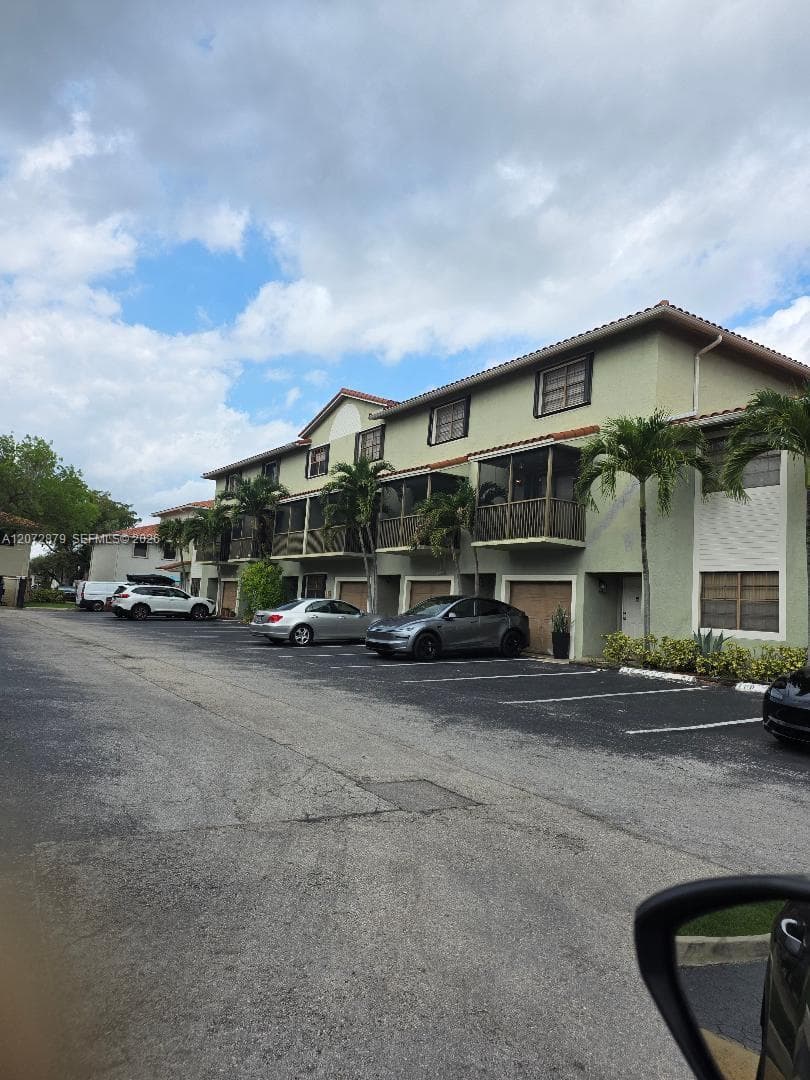 9872 Hammocks Blvd # 51, Miami FL 33196