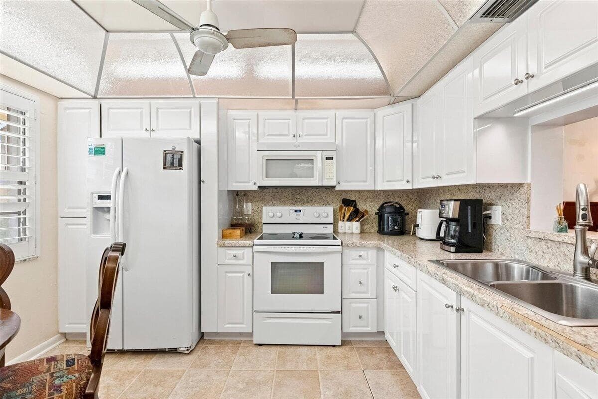 2304 LUCAYA Lane # C1, Coconut Creek FL 33066 photo 4