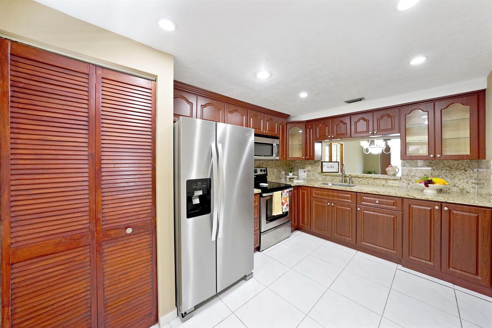 901 Colony Point Circle # 207, Pembroke Pines FL 33026 photo 5