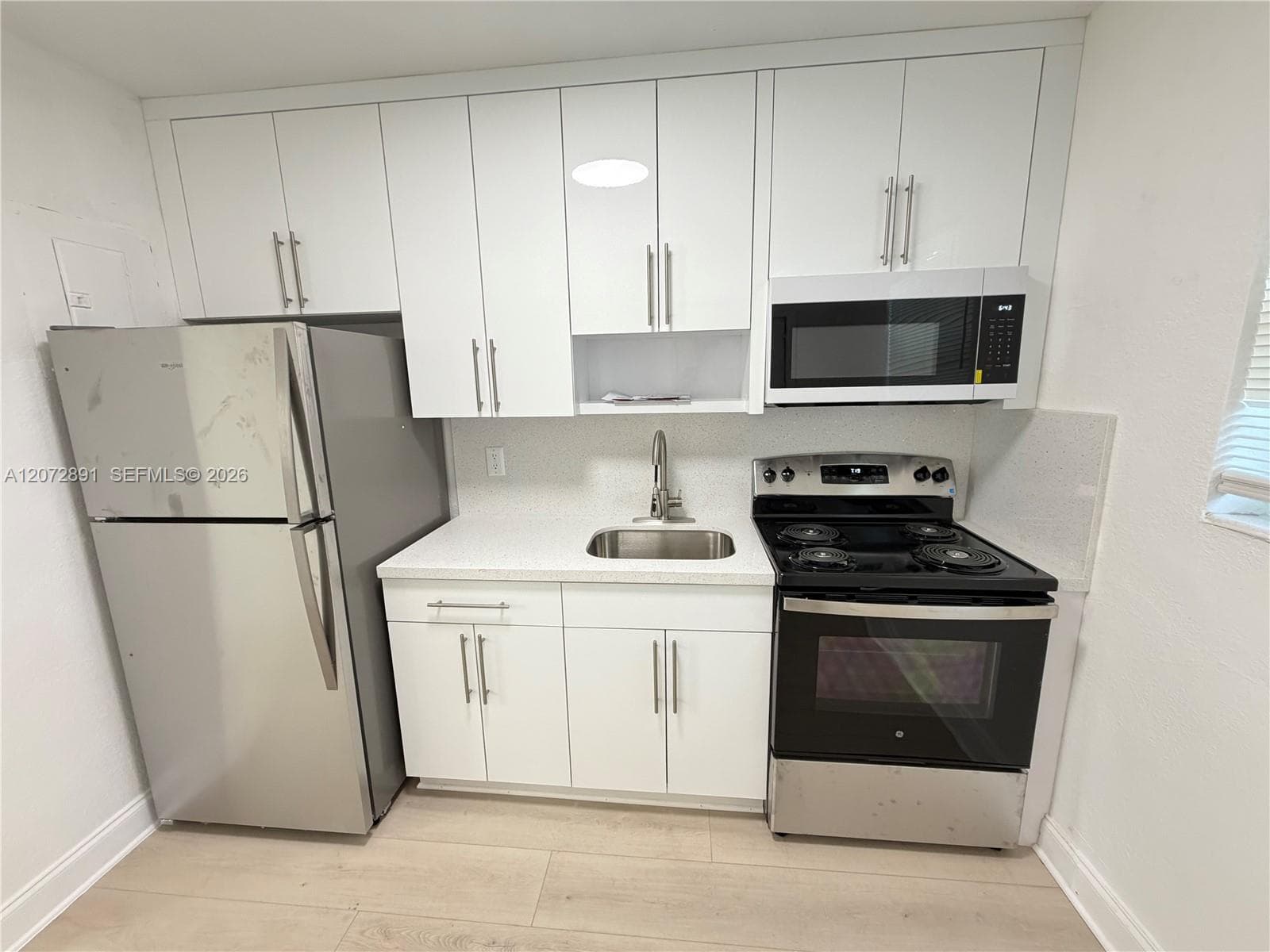 305 NW 1st Ave # 4, Hallandale Beach FL 33009 photo 2