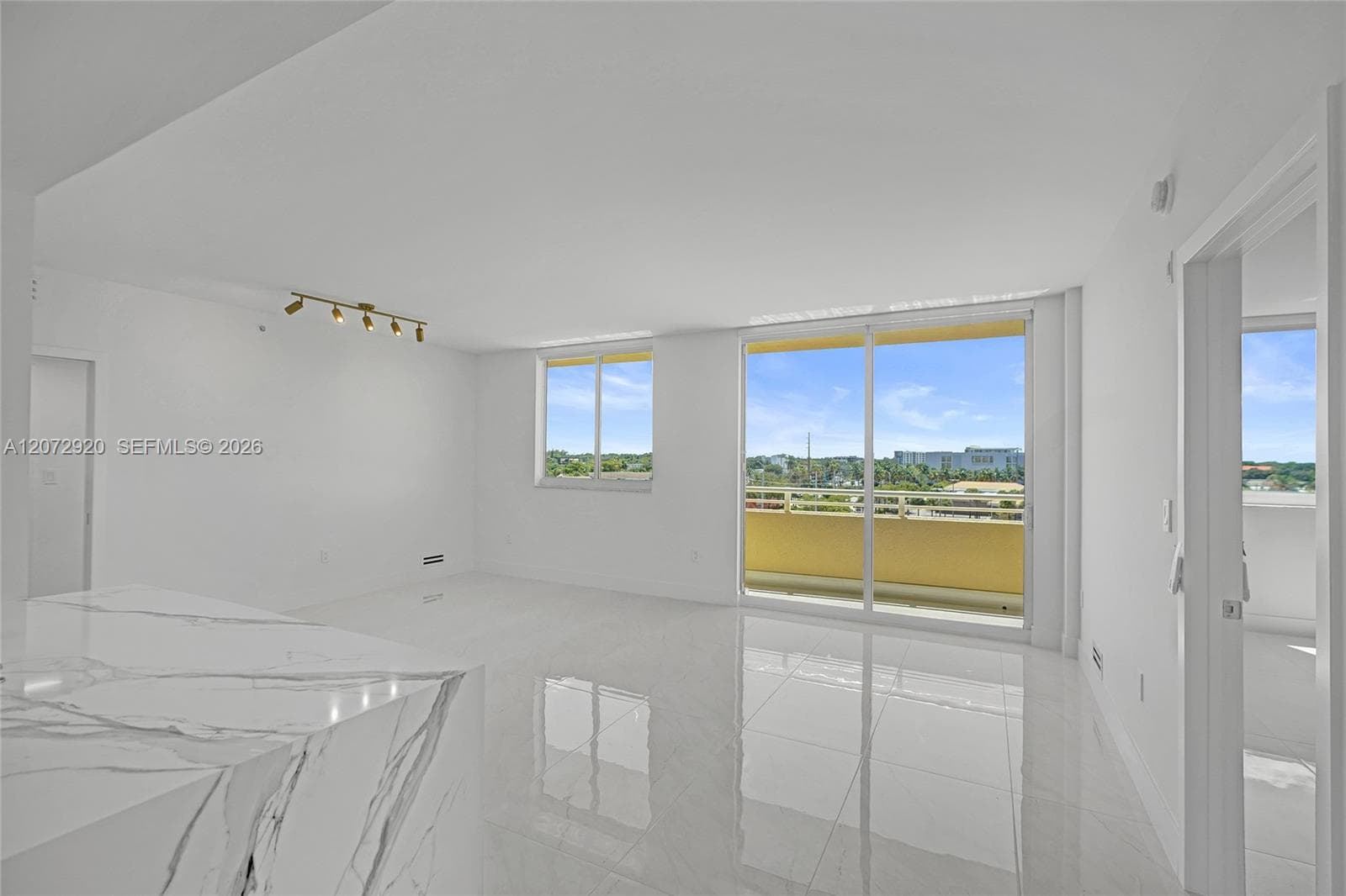2775 NE 187th St # 514, Aventura FL 33180 photo 2