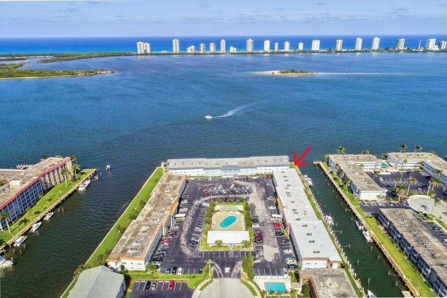 110 SHORE Court # 201, North Palm Beach FL 33408 photo 2