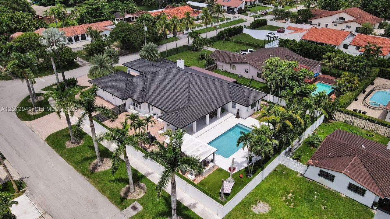 11390 SW 30th St, Miami FL 33165 photo 2