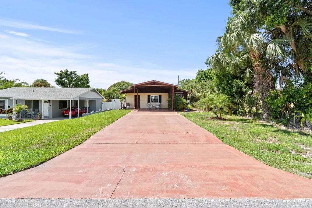1102 Florence Road, Lantana FL 33462 photo 2
