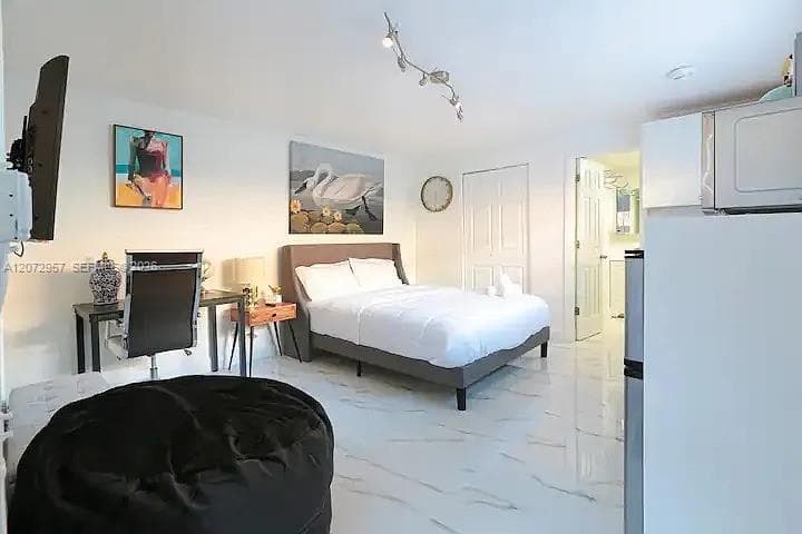 1100 NE 1st Ave # C, Fort Lauderdale FL 33304 photo 5