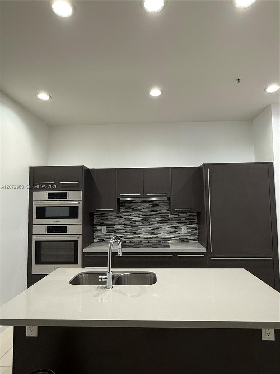7661 NW 107th Ave # 813, Doral FL 33178