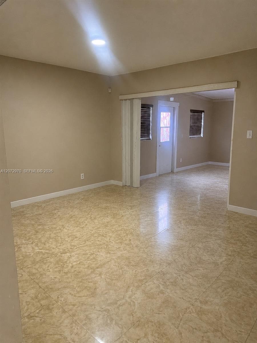 19727  NW 84  TH PL, Hialeah, FL 33015 photo 5