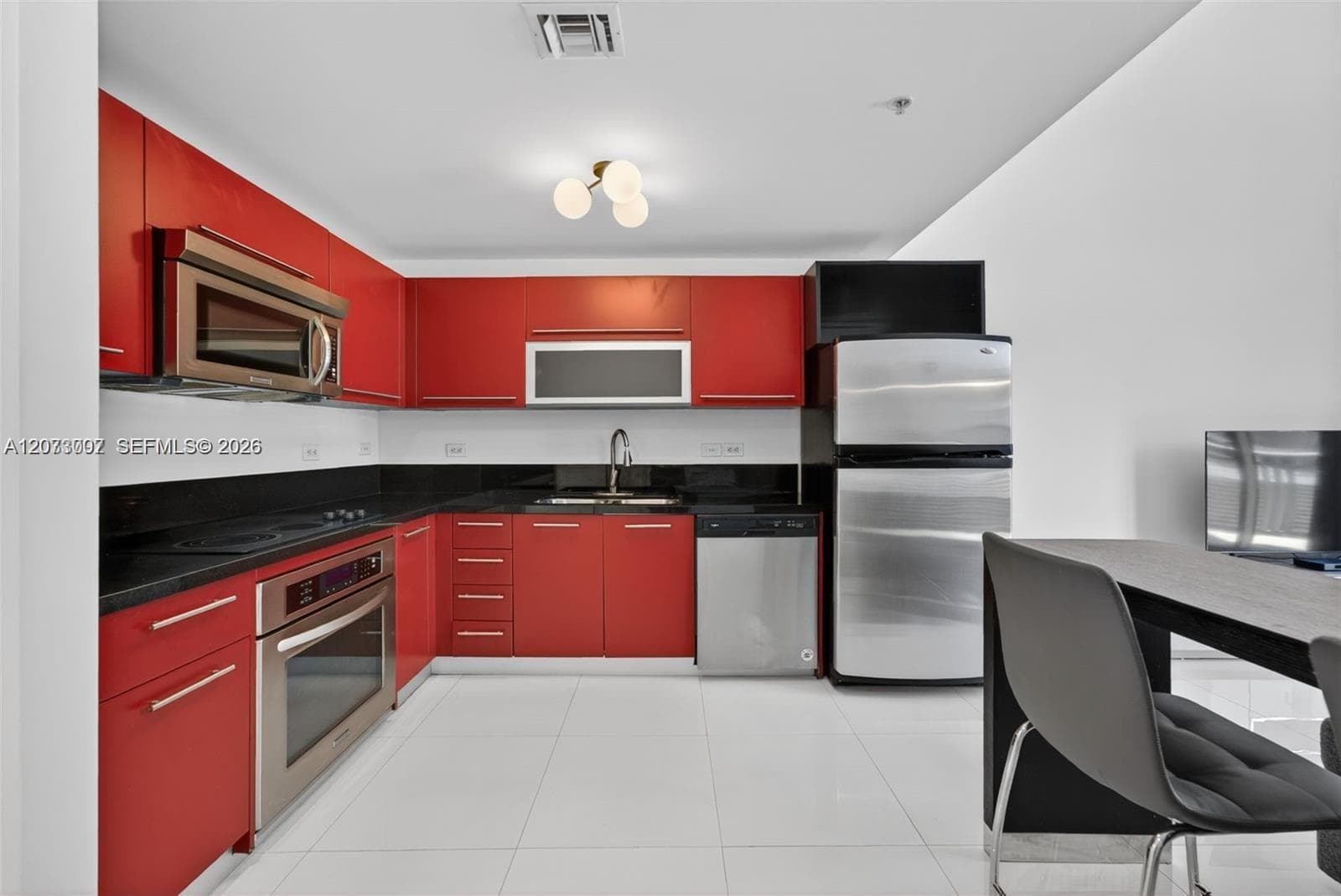 253 NE 2nd St # 424, Miami FL 33132 photo 4