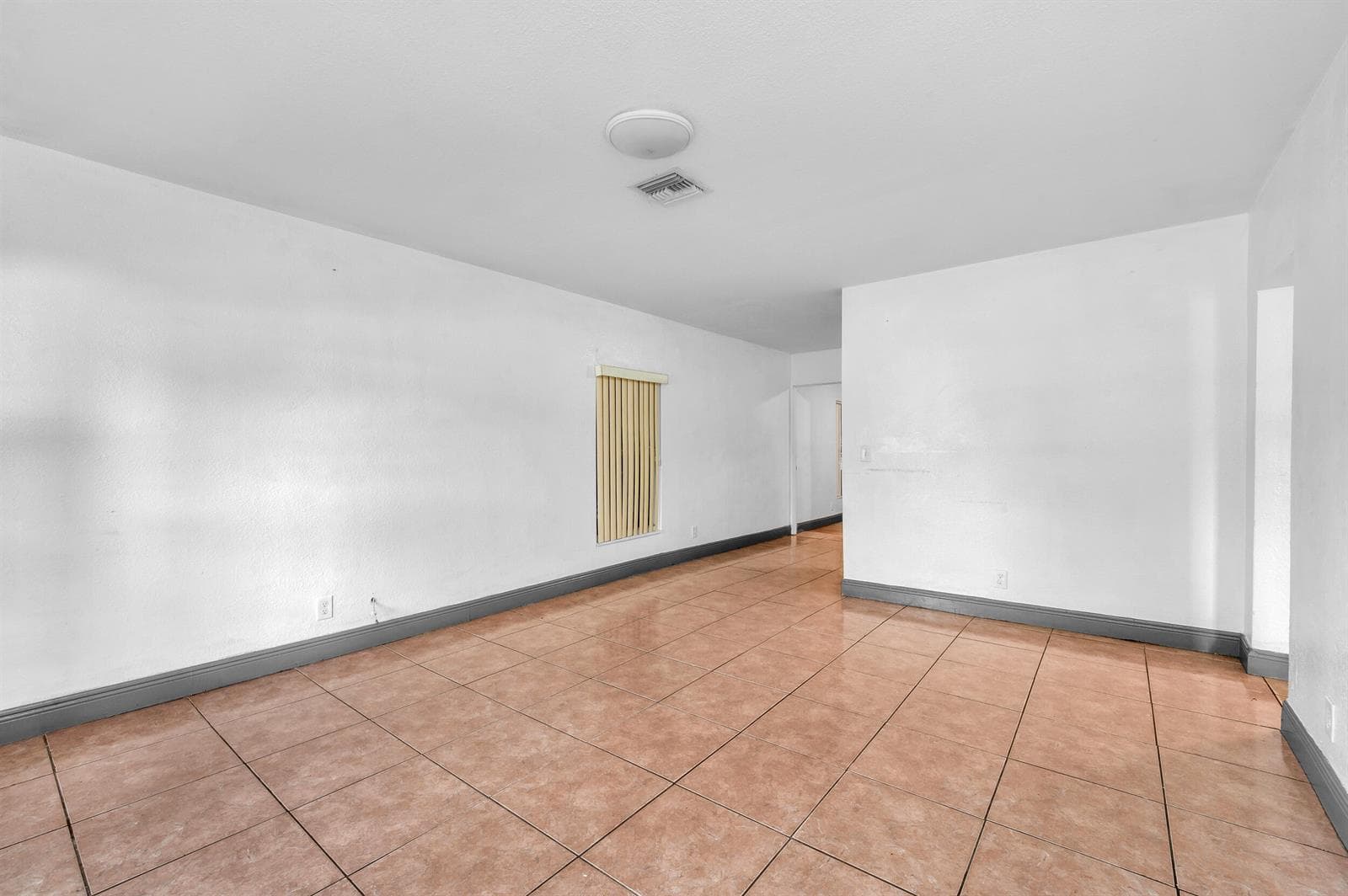124 SW 10TH Avenue, Boynton Beach FL 33435 photo 2