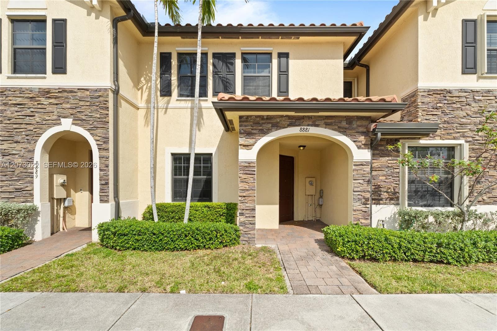 8881 W 35th Ln, Hialeah FL 33018 photo 2