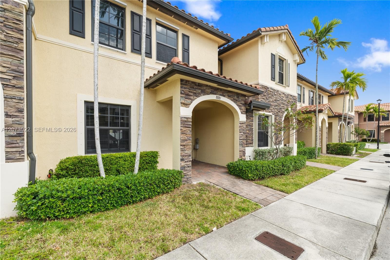 8881 W 35th Ln, Hialeah FL 33018 photo 4
