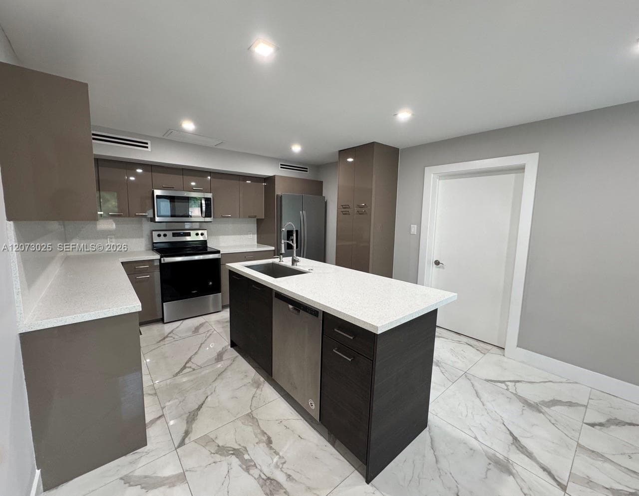 15011 Coconut Ct # 15011, Miami Lakes FL 33014 photo 5