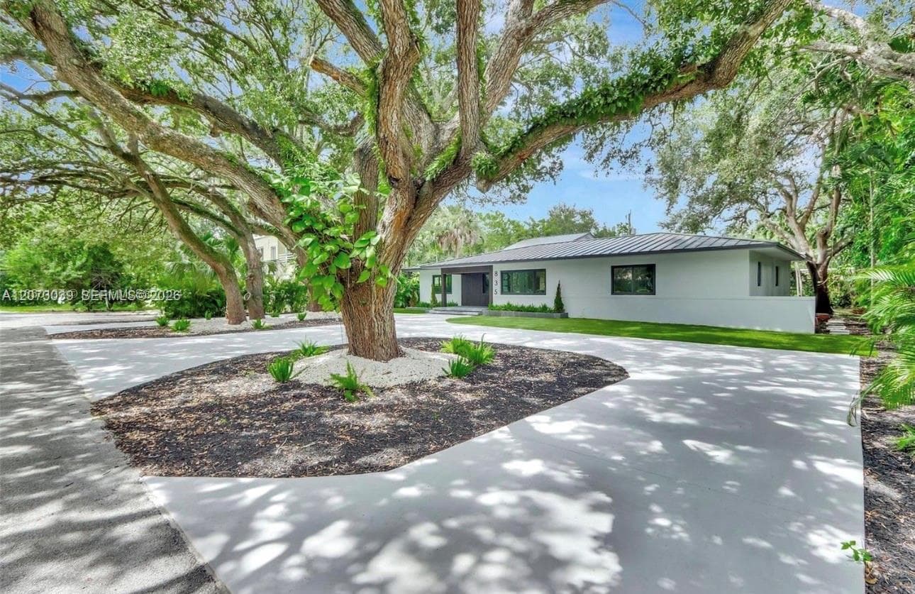 835 NE 120th St, Biscayne Park FL 33161 photo 3