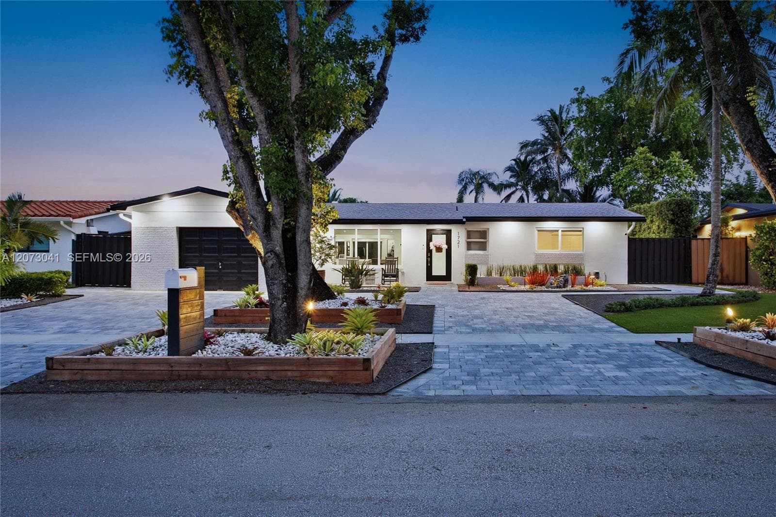 1721 NW 114th Ave, Pembroke Pines FL 33026
