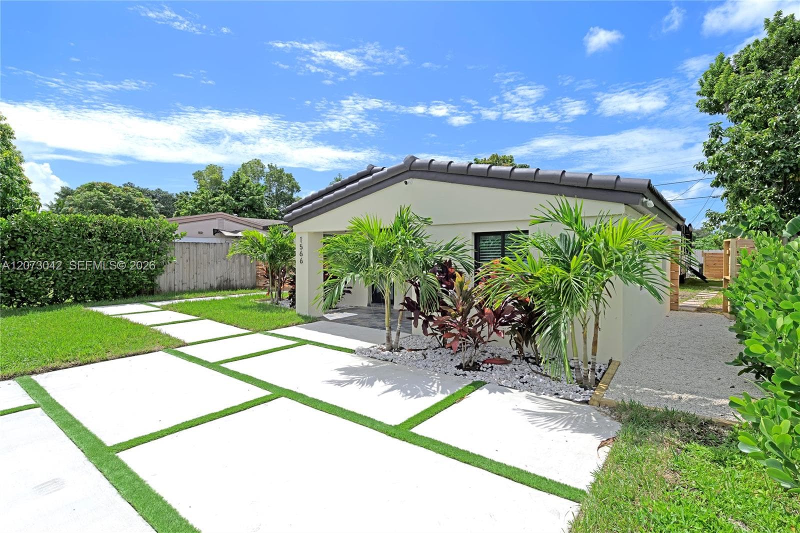 1566 NE 174th St, North Miami Beach FL 33162 photo 2