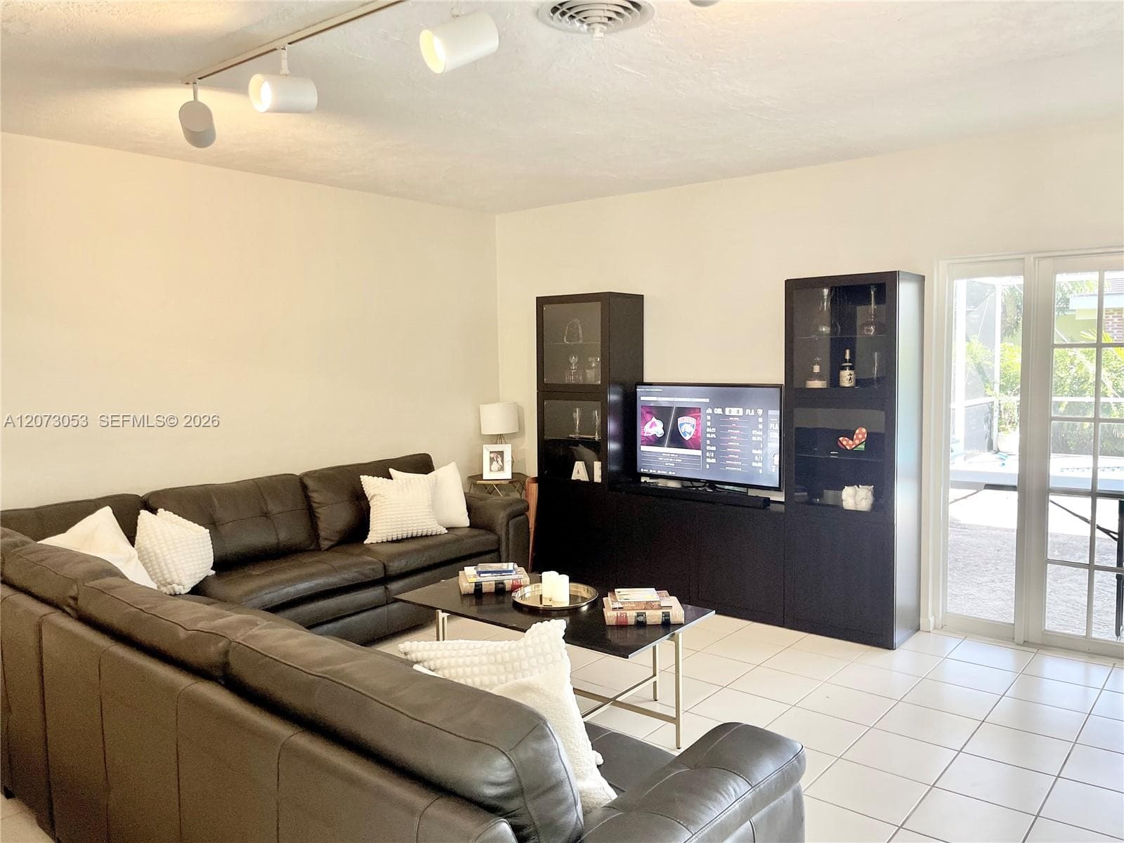8522 SW 148th Ter, Palmetto Bay FL 33158 photo 5