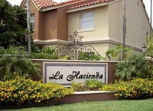 18304 NW 68th Ave, Hialeah FL 33015 photo 2