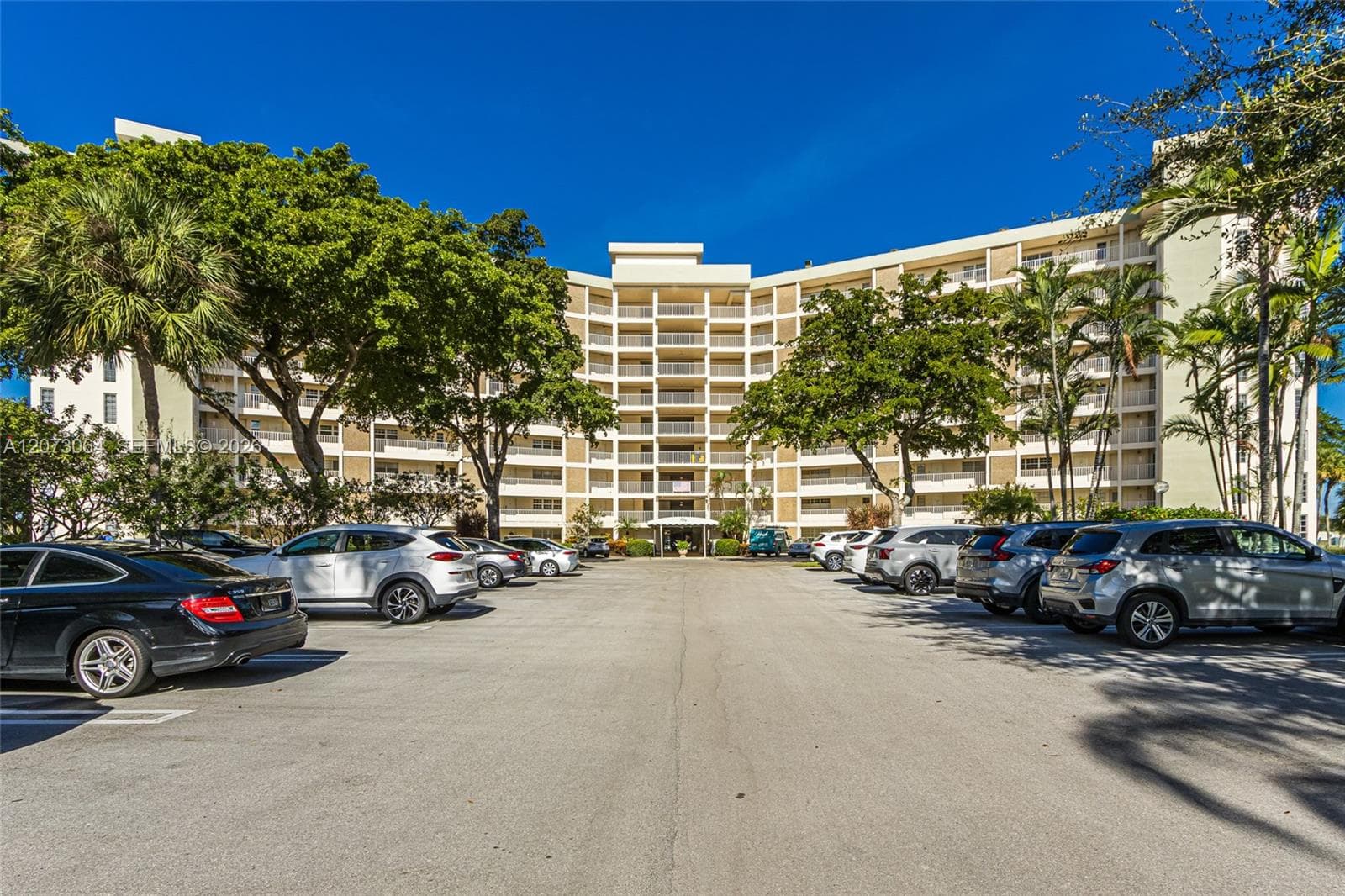 3090 N Course Dr # 709, Pompano Beach FL 33069 photo 2