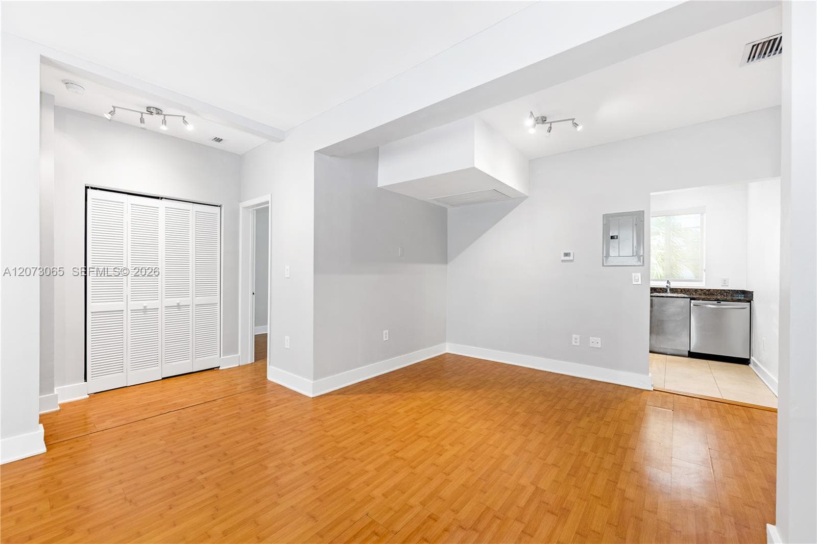 1000 Meridian Ave # 8, Miami Beach FL 33139 photo 5