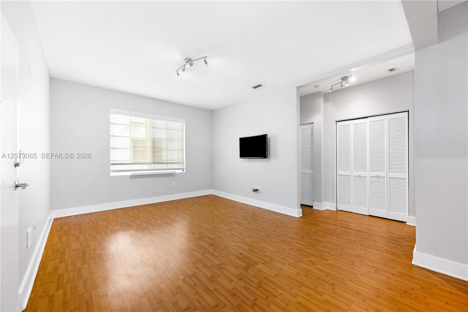 1000 Meridian Ave # 8, Miami Beach FL 33139 photo 4