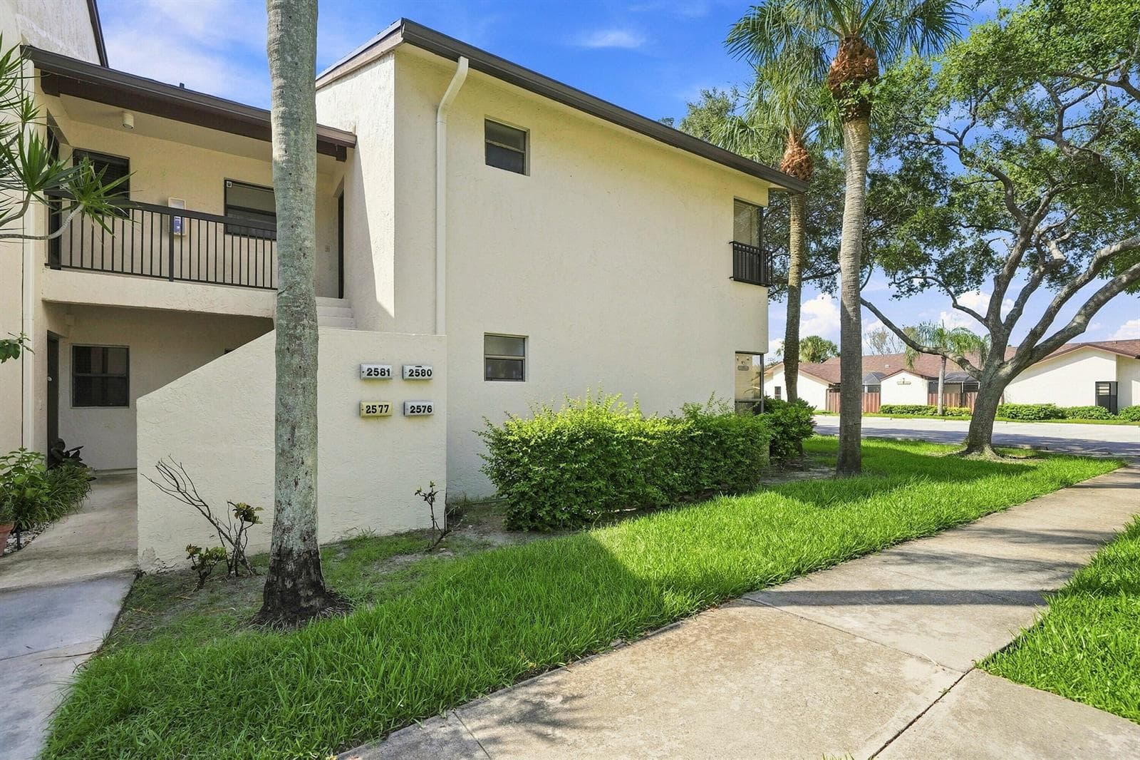 2581 CARAMBOLA Circle N # 1868, Coconut Creek FL 33066 photo 2