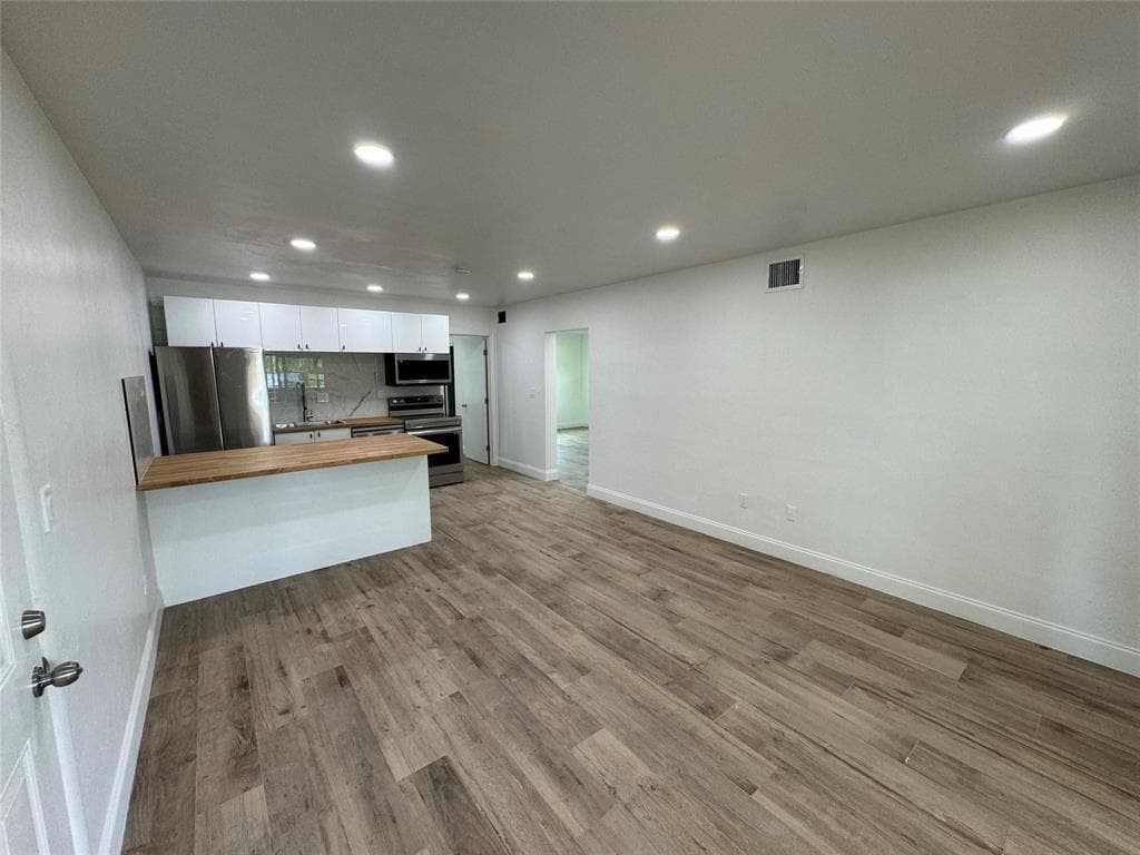 2200 NE 173RD Street # 4, North Miami Beach FL 33160 photo 2