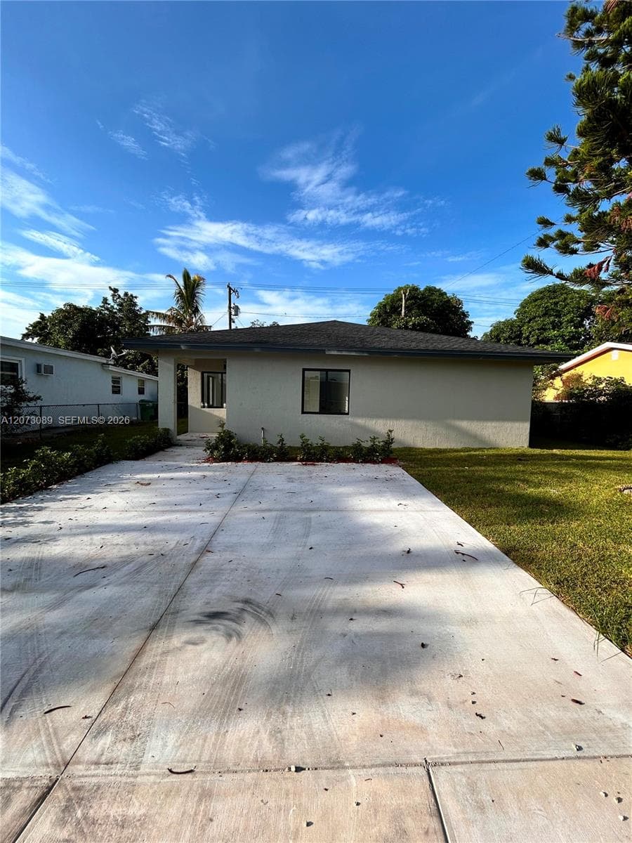 2950 NW 93 ST, Miami FL 33147