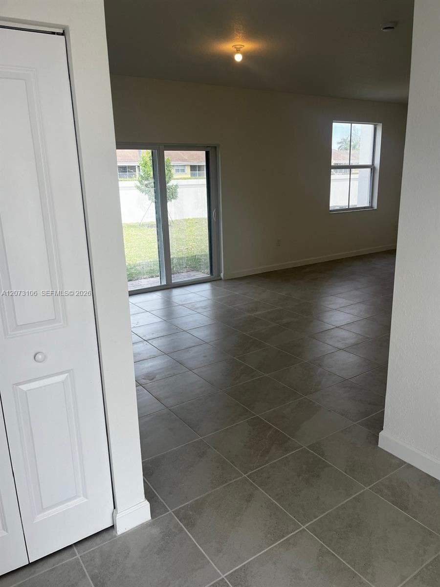 2625 SE 24th Ct, Homestead FL 33035 photo 4