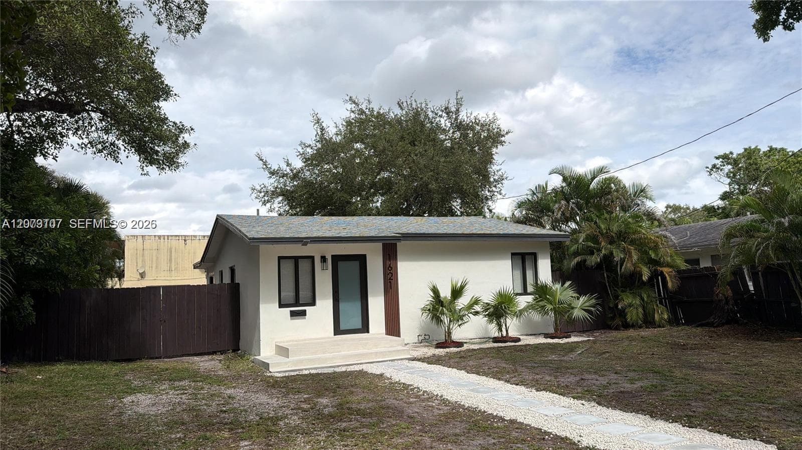 1621 SW 11th Ct, Fort Lauderdale, FL 33312 photo 2