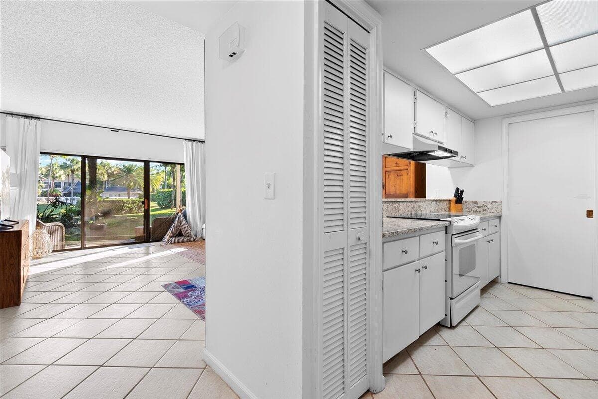 11863 Wimbledon Circle # 446, Wellington FL 33414 photo 3