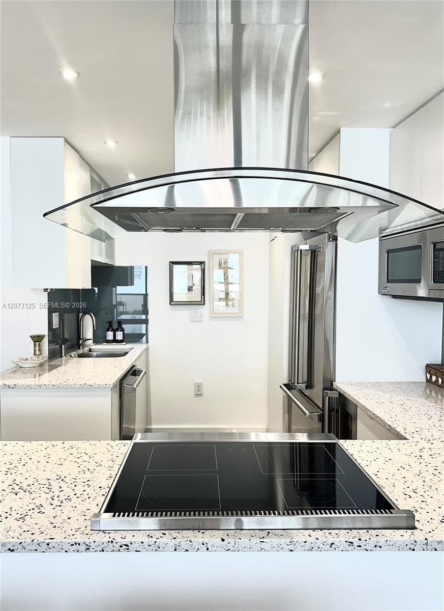600 NE 36th St # 705, Miami, FL 33137 photo 3