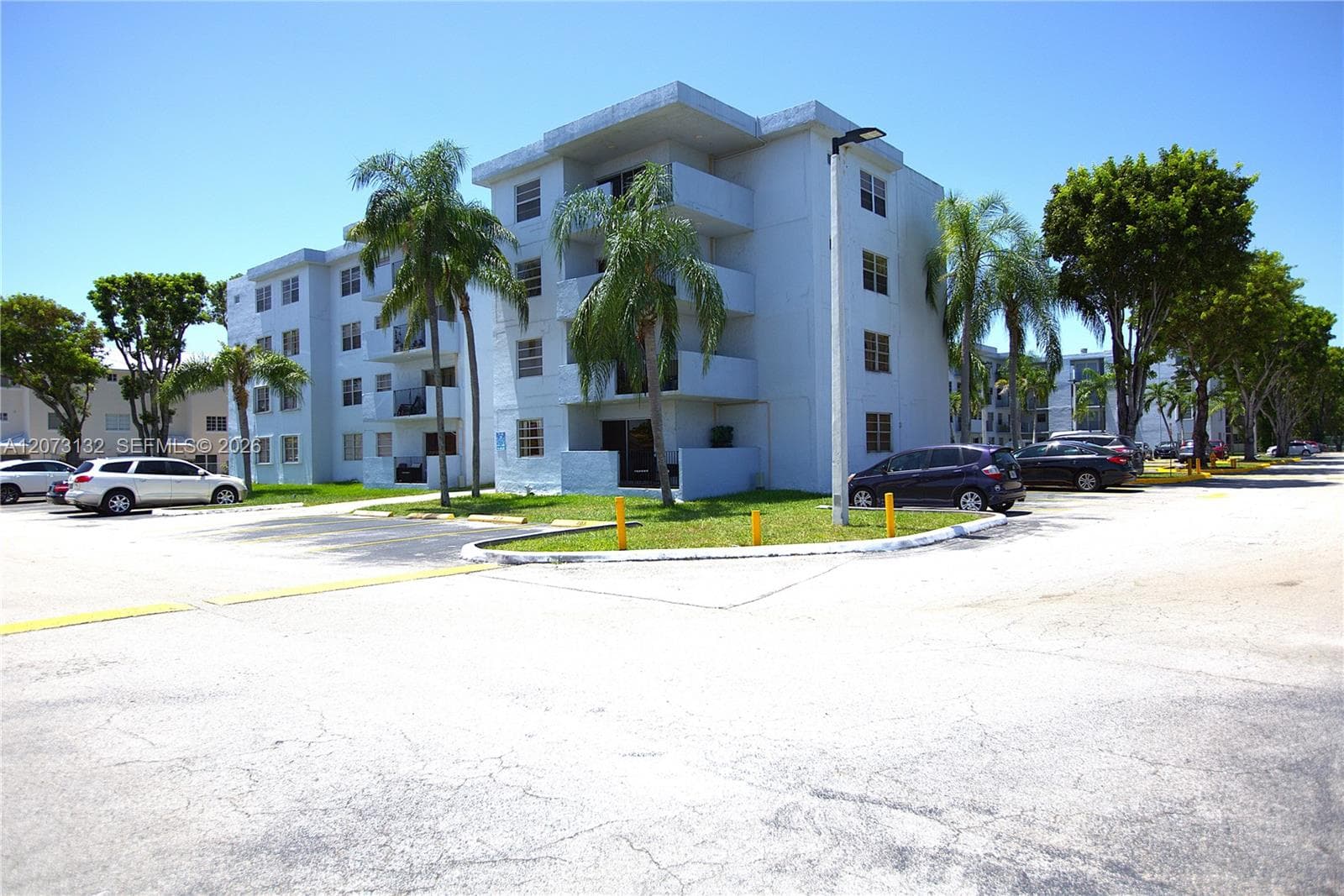 1221 SW 122nd Ave # 403, Miami FL 33184 photo 3