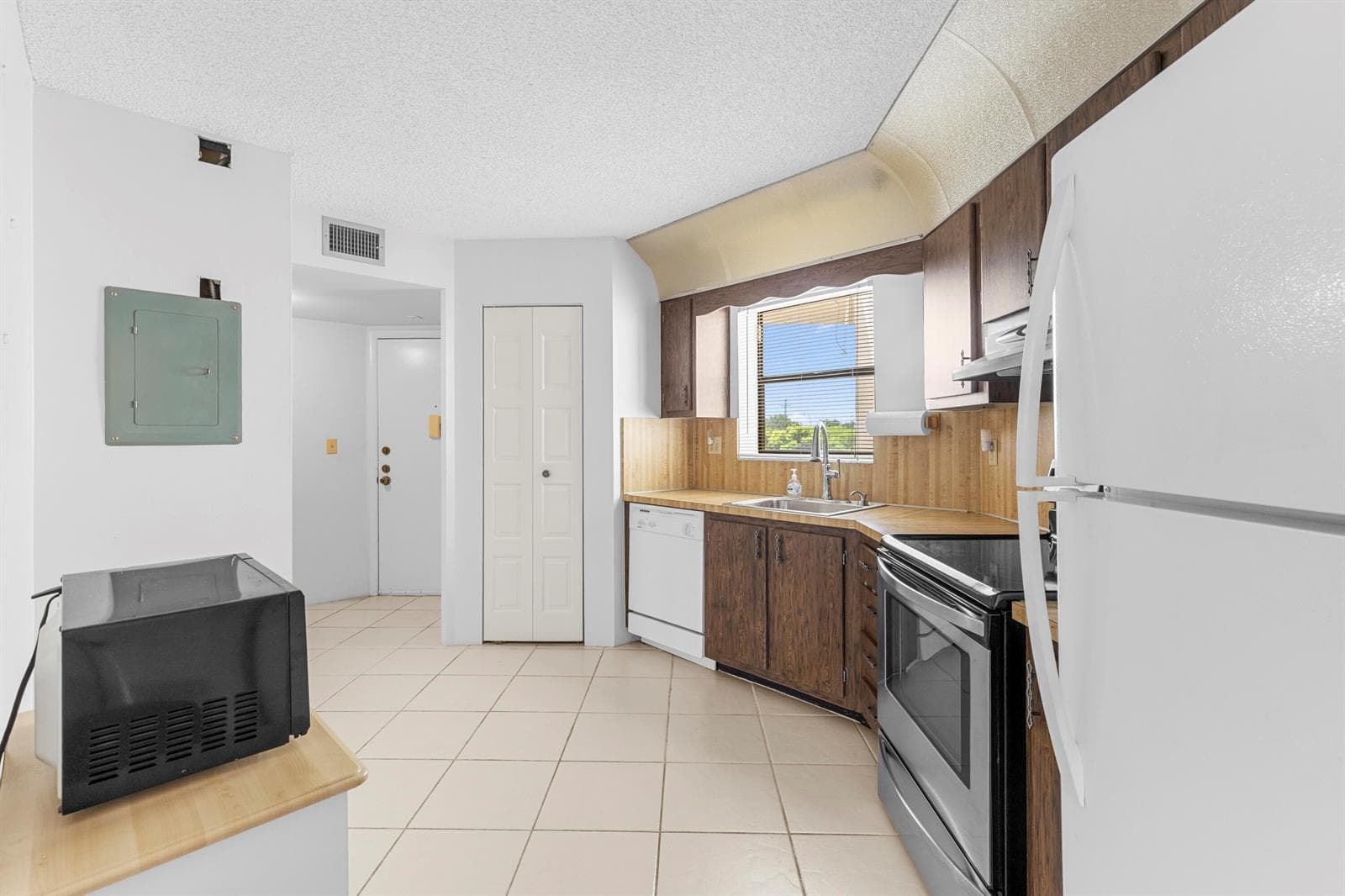 6555 W BROWARD Boulevard # 409, Plantation FL 33317 photo 4