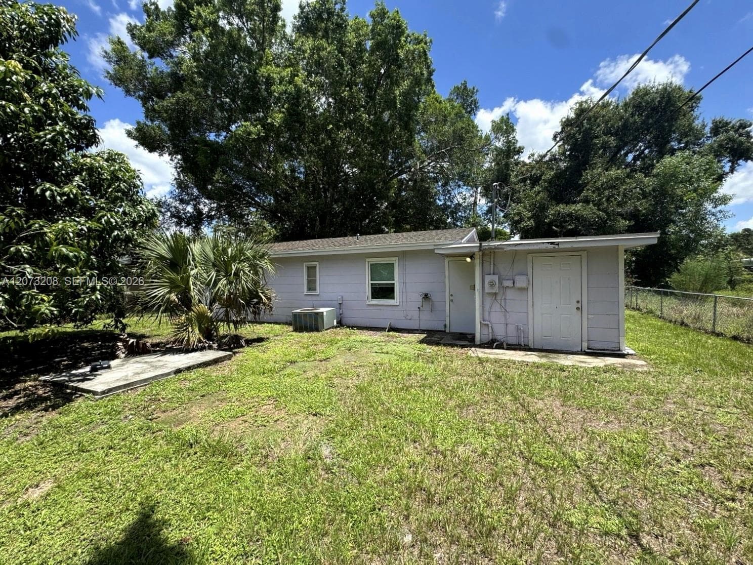 346 Muskegon Ave, Fort Myers FL 33905 photo 2