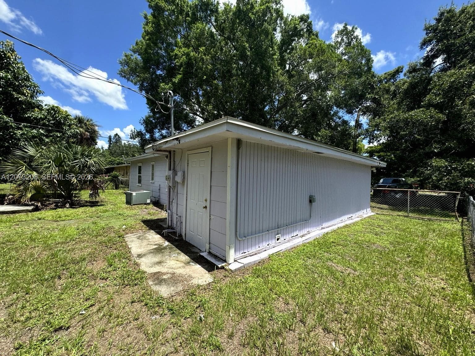 346 Muskegon Ave, Fort Myers FL 33905 photo 3