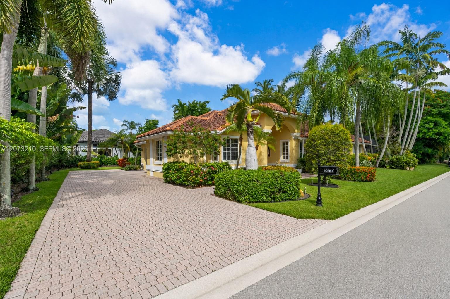 1090 SW 156th Ave, Pembroke Pines FL 33027 photo 3