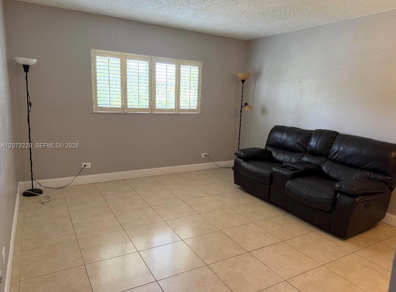 800 NE 195th St # 211, Miami, FL 33179 photo 5