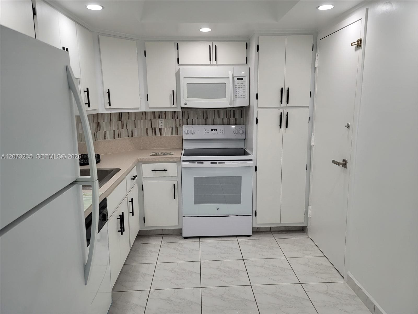 300 Bayview Dr # 603, Sunny Isles Beach FL 33160 photo 5