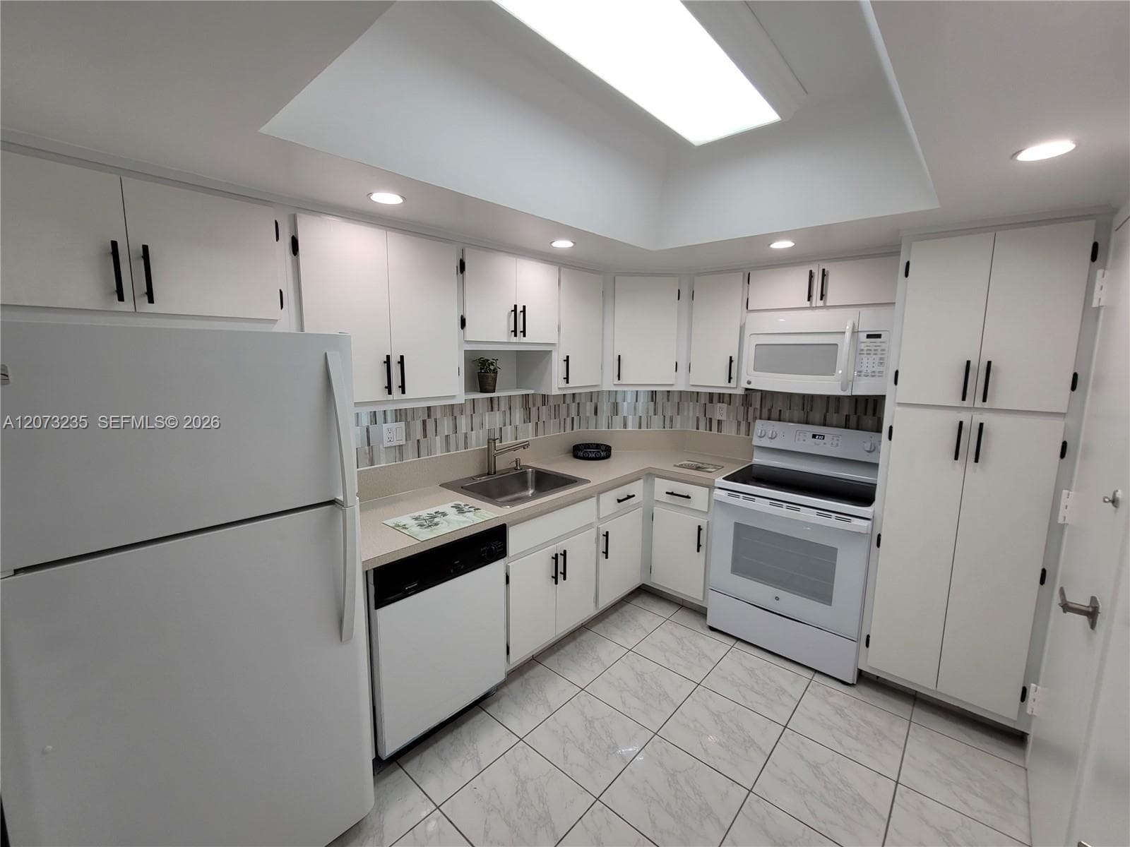 300 Bayview Dr # 603, Sunny Isles Beach FL 33160 photo 4