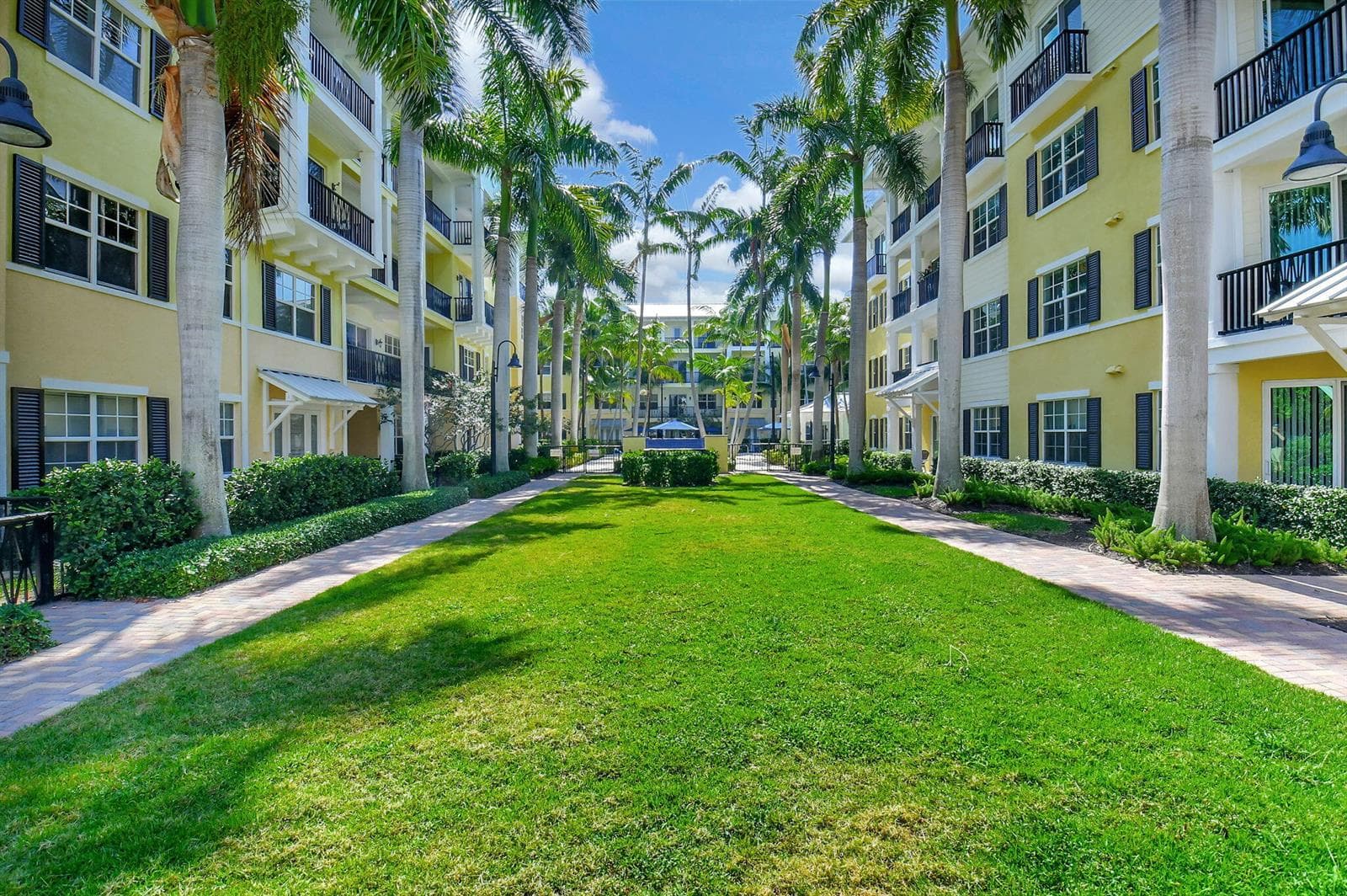 225 S Latitude Circle Unit 402, Delray Beach FL 33483 photo 4