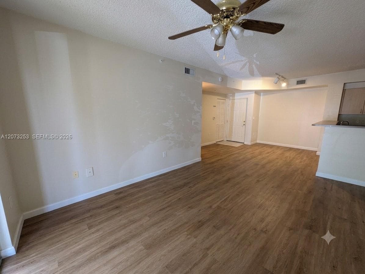 8060 N Nob Hill Rd # 101, Tamarac FL 33321 photo 2